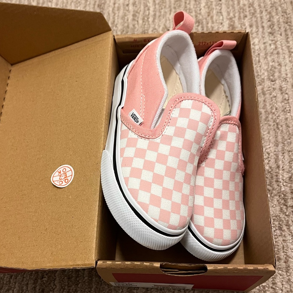 Vans Kids Pink Checkered Slip-On Shoes, Toddler Size 9. NEW